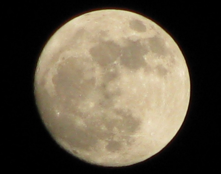 Лунная бессонница. Масштабное исследование подтвердило влияние Луны на сон